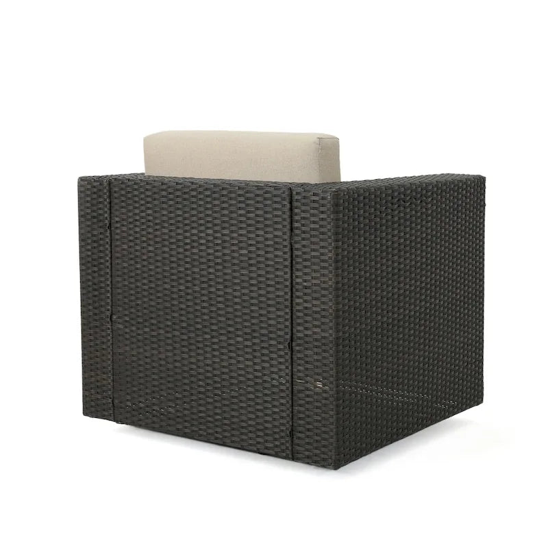 Comfortable and Flexible Outdoor Swivel Patio Chair with Cushions