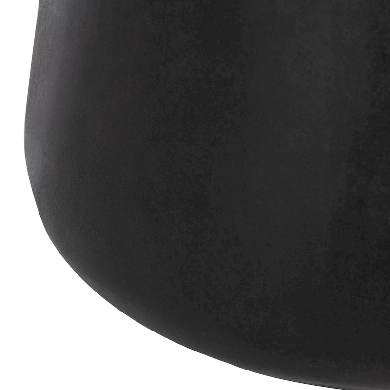 SAFAVIEH Muriele Indoor/ Outdoor Modern Black Concrete Round Accent Table - 16.5 W x 16.5 L x 18.1 H - 17Wx17Dx18H